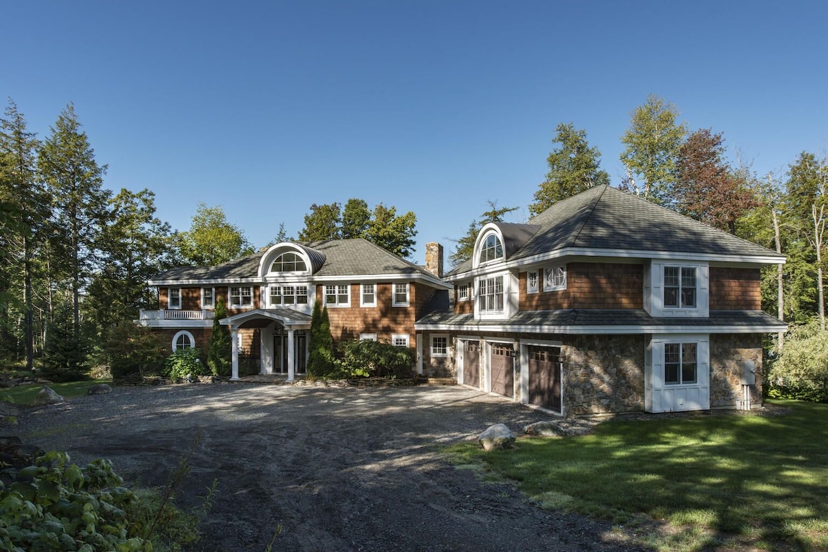 Luxury Family Home / Retreat Center on Great Pond